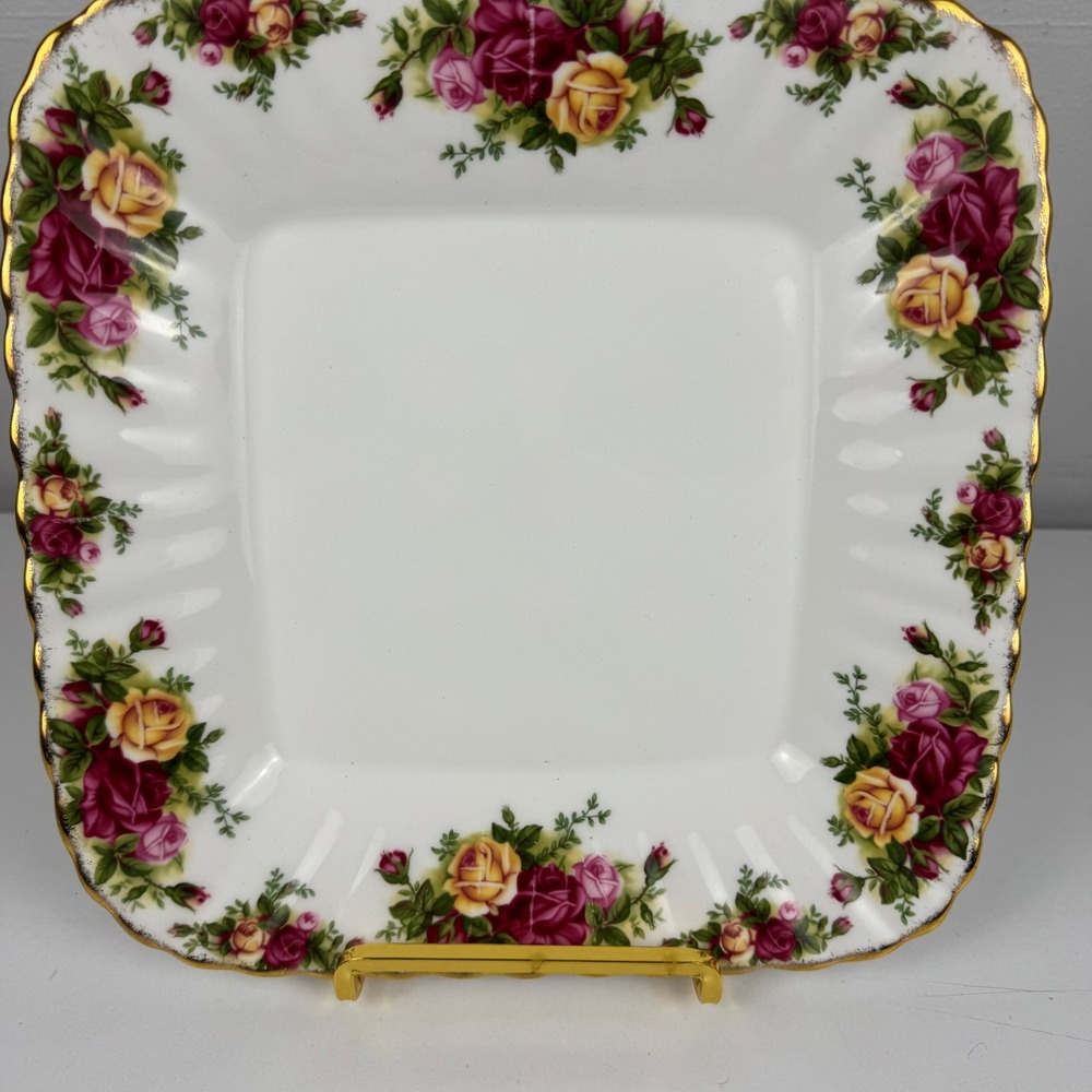 Royal Albert Old Country Roses Square Salad Dessert Plate Bone China Gold Trim - Picture 2 of 12